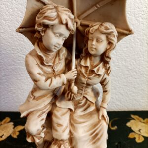 Para pod parasolem – figurka